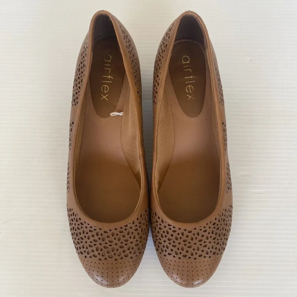 Airflex Women's Size 9 Tan Brown Leather Laser Cut Block Heel Pump Comfort Shoe - Picture 4 of 13